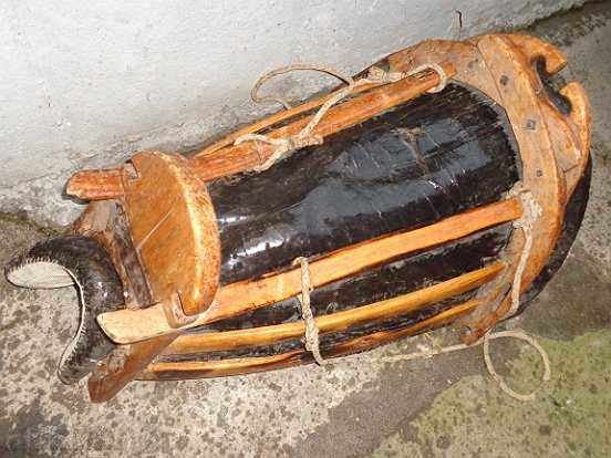 Old horse saddle, samar, riding, jockey with price 125.00 BGN | € 63.91 Old horse saddle, samar, riding, jockey with price 125.00 BGN | € 63.91