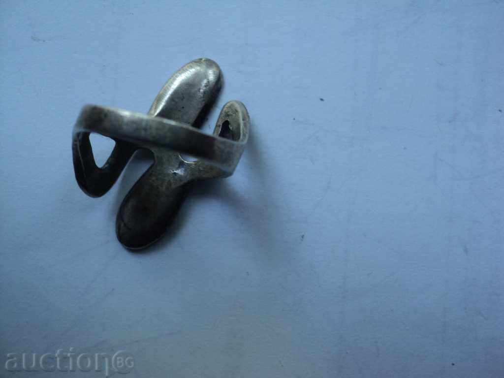 Auction  I SELL A BEAUTIFUL SILVER RING.