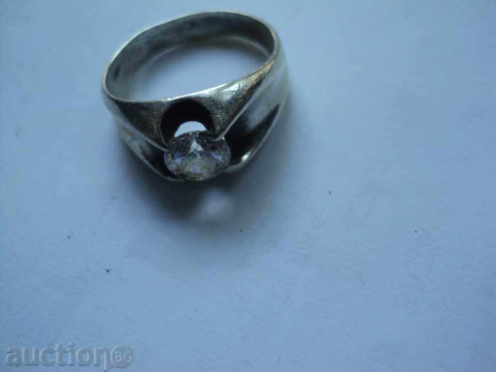 I SELL A BEAUTIFUL SILVER RING.
