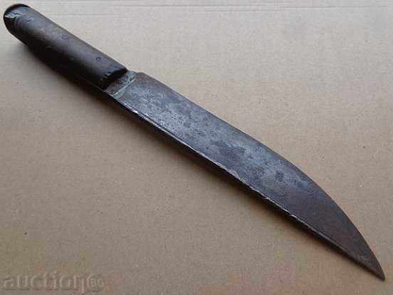 Hand forged shepherd's knife with buffalo horns, karaoke with price 197.00 BGN | € 100.72