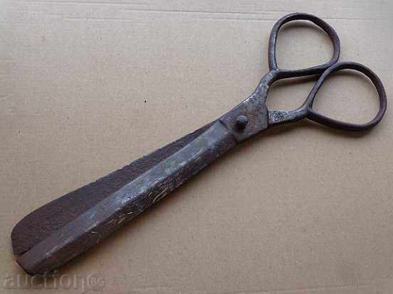 Old scissor scissors, wrought iron with price 76.00 BGN | € 38.86 Old scissor scissors, wrought iron with price 76.00 BGN | € 38.86