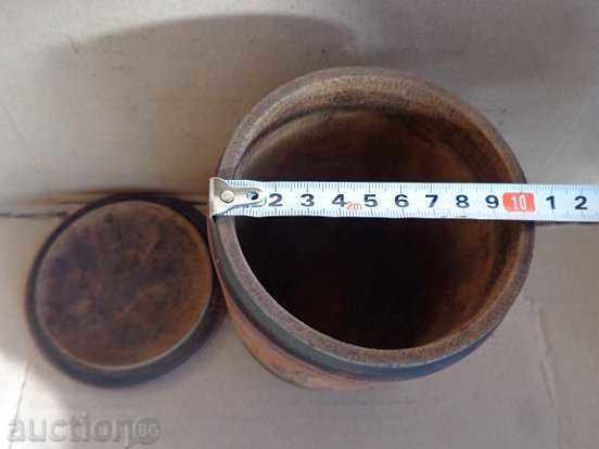 Auction  An old spice box, a wooden jar with a lid, a wooden jar