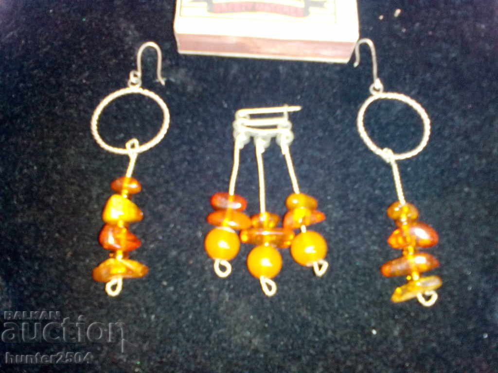 2 Earrings + brooch, amber and white metal. 2 Earrings + brooch, amber and white metal.