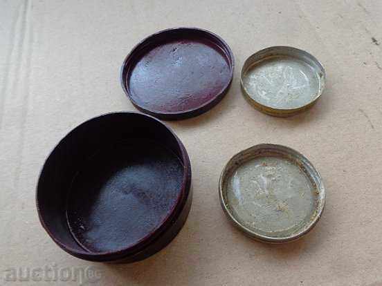 Delivery of Lot boxes, metal and bakelite cream box, Bulgaria