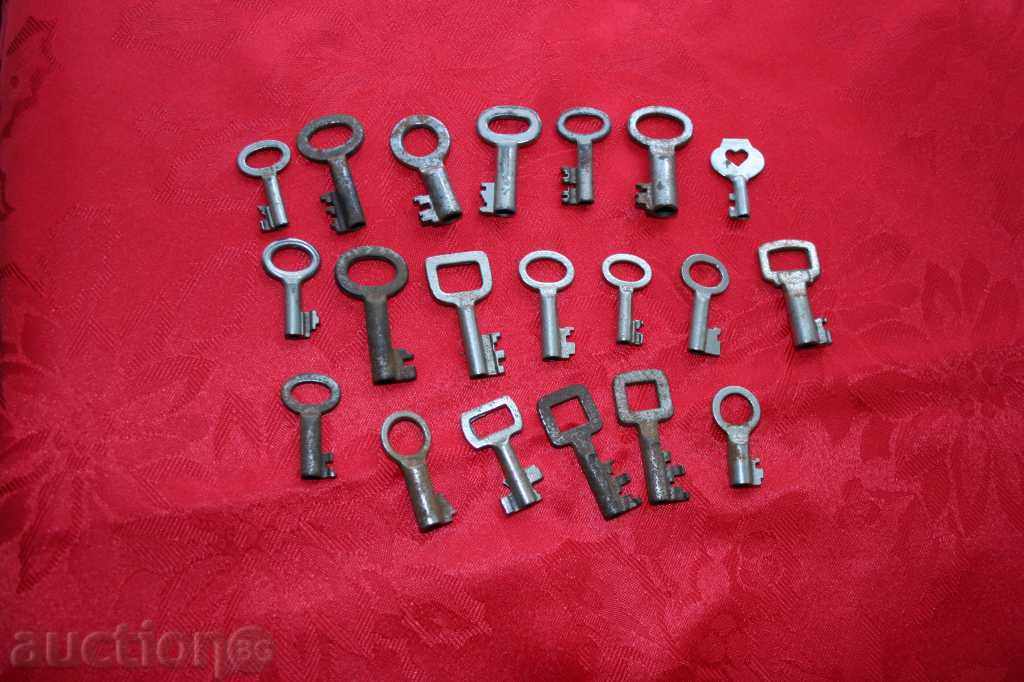 Ключове от стари ковани катинари