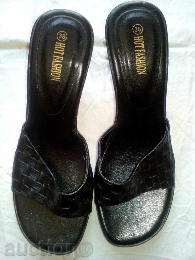PANTOF DE DAMA HOT FASHION N38 NOU (1) cu preț 10.00 BGN | € 5.11