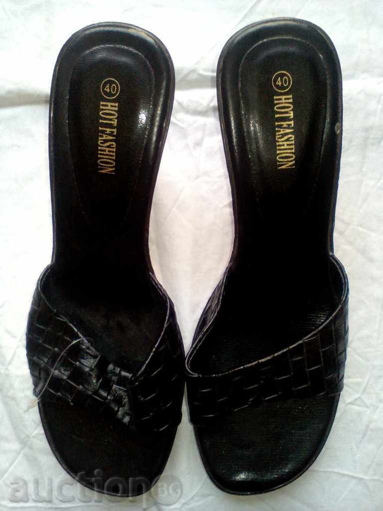FEMEI PANTOFI HOT FESHION N papuci 40 NEW (5) cu preț 10.00 BGN | € 5.11