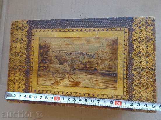Auction An old pyrographic box with a view of Veliko Tarnovo Auction An old pyrographic box with a view of Veliko Tarnovo