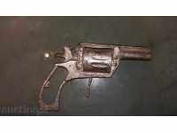 pistol pistol revolver