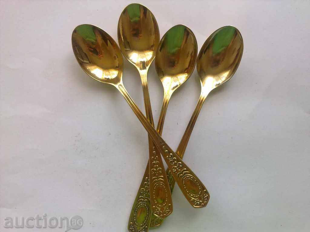 4 pcs of golden teaspoons