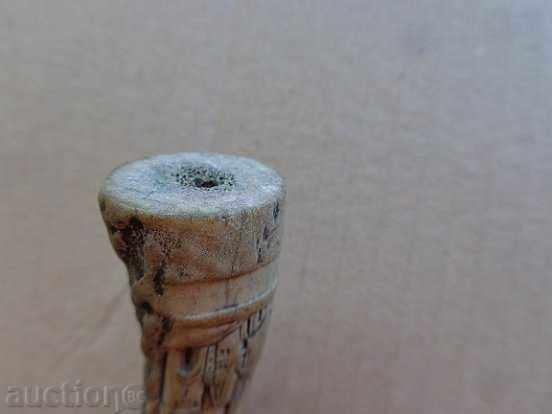 Παράδοση Παλιά μαχαίρι με θήκη και λαβή από γλυπτά κέρατο λάμα