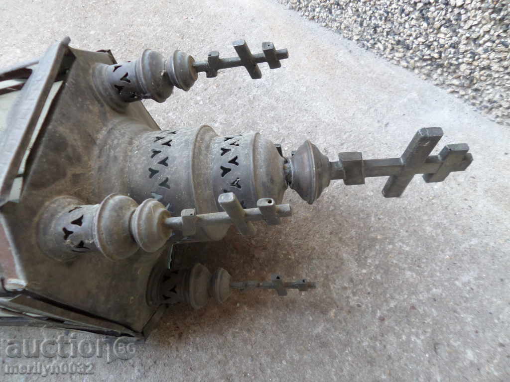 Δημοπρασία Παλιό μπρούτζινο φωτιστικό φαναριού με σταυρό Αγίου Γεωργίου Δημοπρασία Παλιό μπρούτζινο φωτιστικό φαναριού με σταυρό Αγίου Γεωργίου