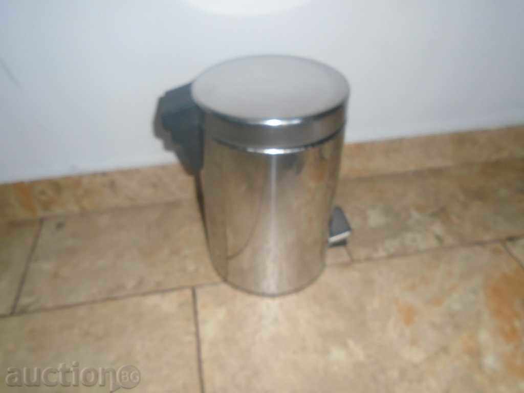 Ολοκαίνουρια ανοξείδωτο ατσάλι πεντάλ Μπιν σκουπίδια C με τιμή € 11.99 | 23.45 BGN