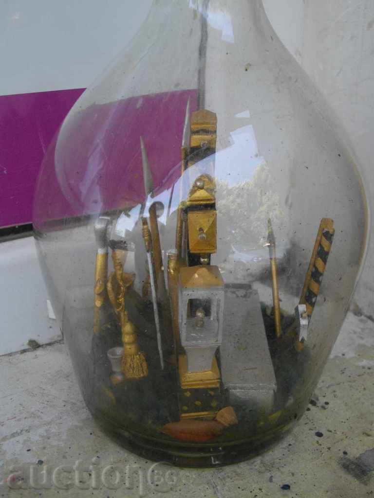 Delivery of An old shisha with a biblical scene inside Delivery of An old shisha with a biblical scene inside