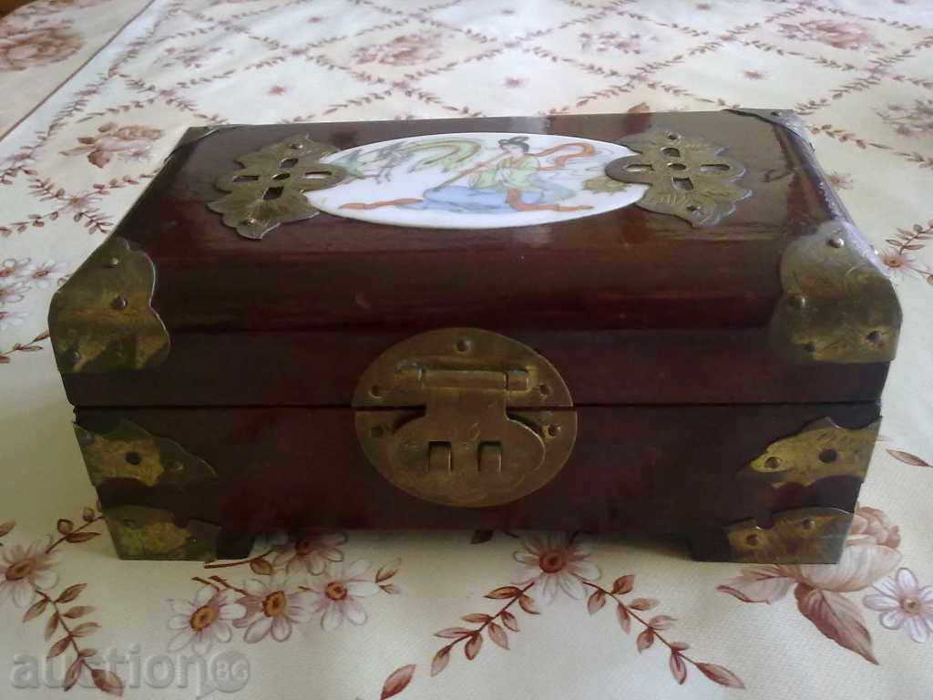 unique jewelry box with price 100.00 BGN | € 51.13 unique jewelry box with price 100.00 BGN | € 51.13