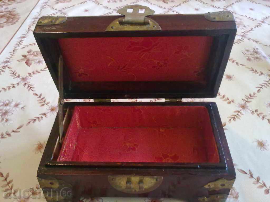 Auction unique jewelry box Auction unique jewelry box