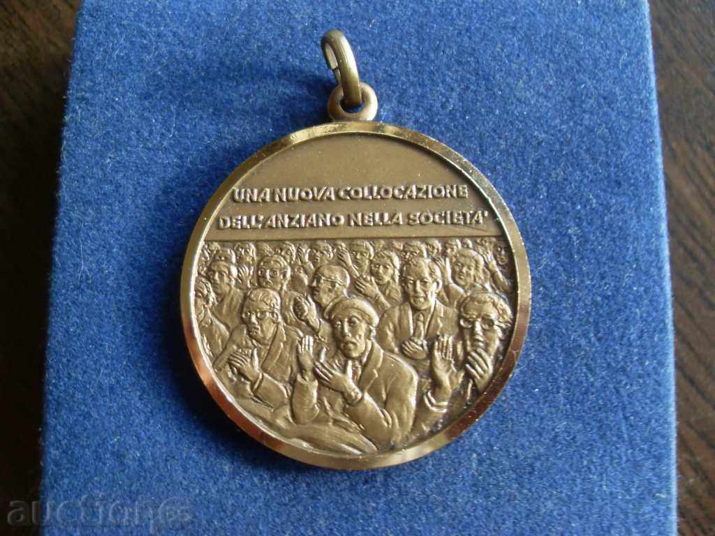 Delivery of ITALIAN MEDAL Delivery of ITALIAN MEDAL