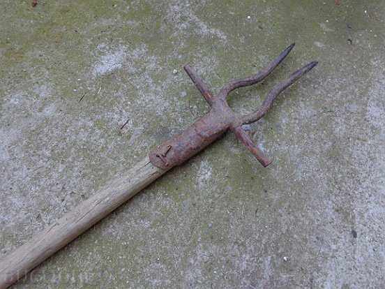 Πλαστά παλιά dvuzabets βίλα, σφυρήλατο σίδερο, πρωτόγονη - 6 Πλαστά παλιά dvuzabets βίλα, σφυρήλατο σίδερο, πρωτόγονη - 6