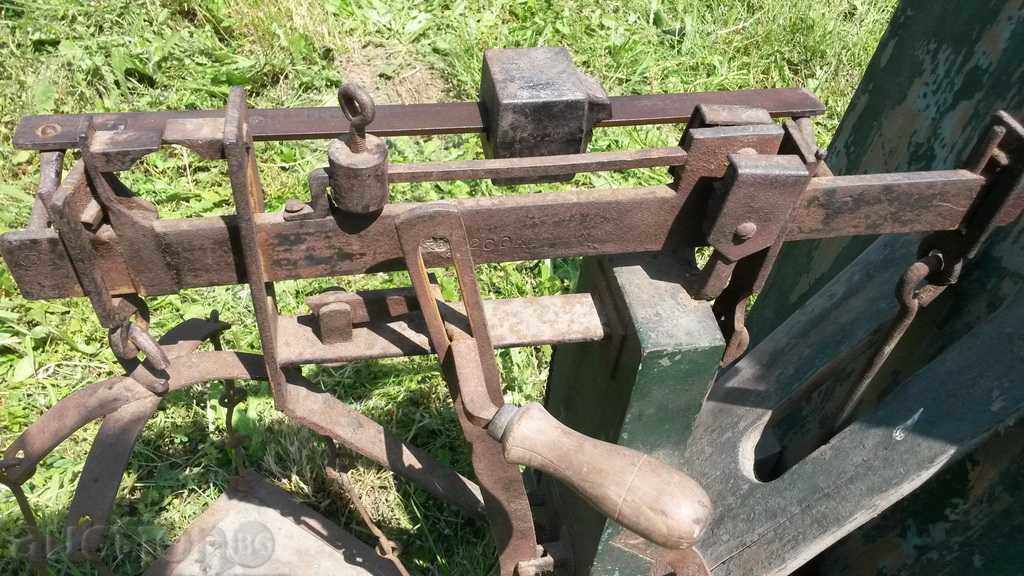 Antique large scale - 5