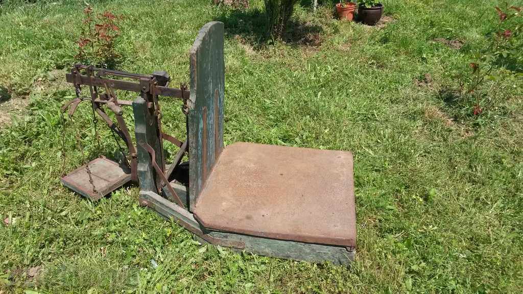 Antique large scale - 6