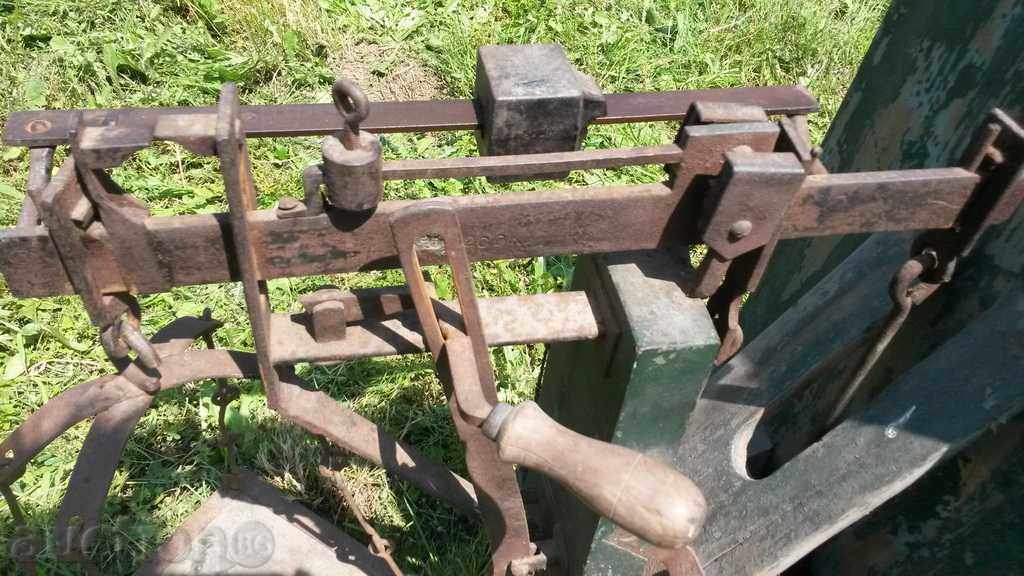 Antique large scale - 7