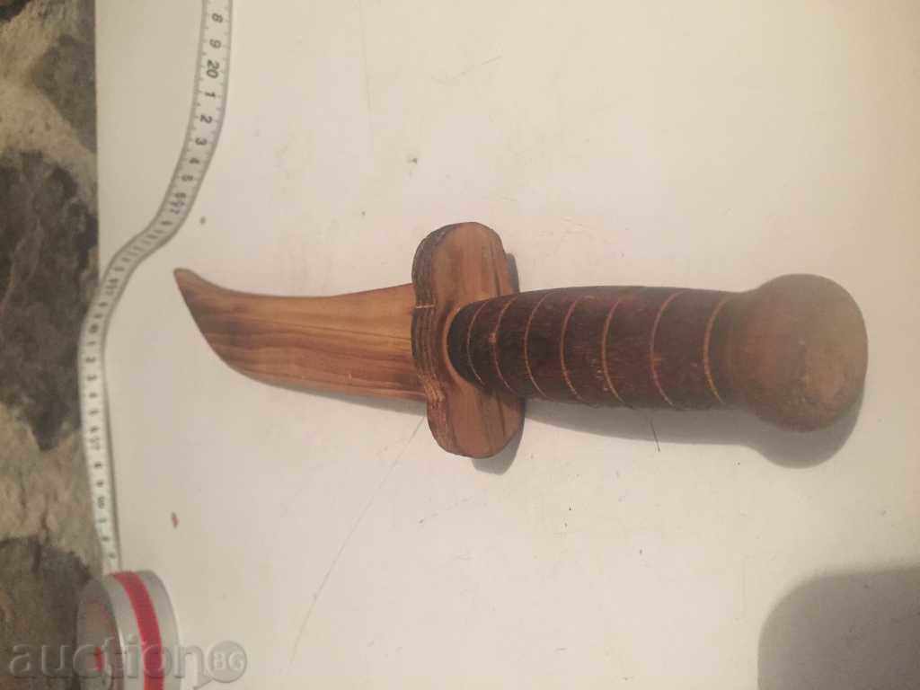 Licitație cuțit de lemn Licitație cuțit de lemn