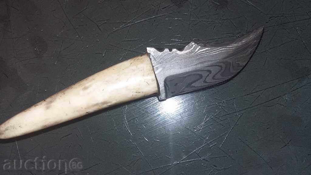 cuțit de vânătoare manual din oțel Damasc