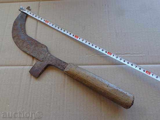 Old instrument picker with engraved wrought iron blade with price 46.00 BGN | € 23.52 Old instrument picker with engraved wrought iron blade with price 46.00 BGN | € 23.52