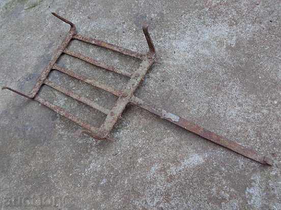Old metal grill, wrought iron with price 49.00 BGN | € 25.05 Old metal grill, wrought iron with price 49.00 BGN | € 25.05