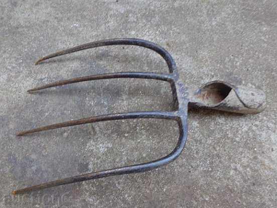 Old villa, wrought iron with price 32.00 BGN | € 16.36 Old villa, wrought iron with price 32.00 BGN | € 16.36