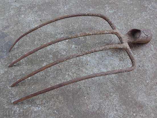 Auction Old villa, wrought iron instrument Auction Old villa, wrought iron instrument