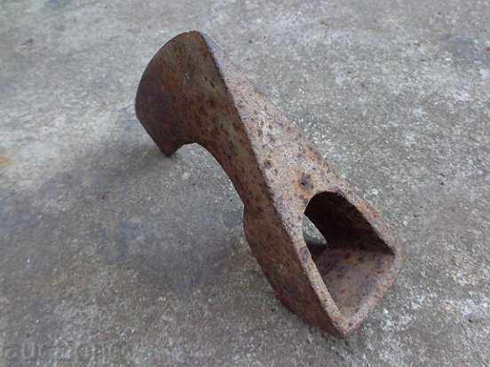 An old ax, a torso, a satin, a wrought iron - 6 An old ax, a torso, a satin, a wrought iron - 6