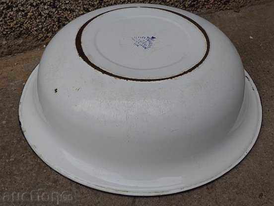 Delivery of Enameled basin, a box with the inscription Kolarovgrad, an enamel court Delivery of Enameled basin, a box with the inscription Kolarovgrad, an enamel court