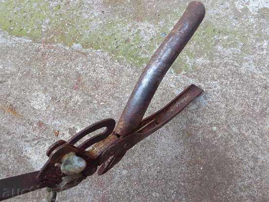 Old chappy-type pliers, a tool, serrated - 6 Old chappy-type pliers, a tool, serrated - 6