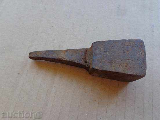 An old anvil for hair sticking, wrought iron with price 29.00 BGN | € 14.83 An old anvil for hair sticking, wrought iron with price 29.00 BGN | € 14.83