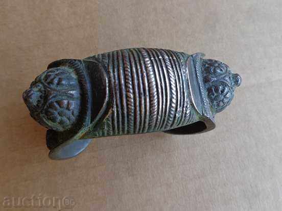 Renaissance bracelet of silver, horn, costume, ornament, jewelry - 6 Renaissance bracelet of silver, horn, costume, ornament, jewelry - 6