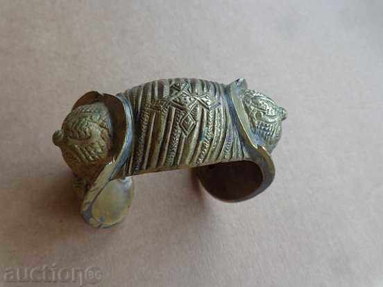 Renaissance bronze slingshot bracelet, gilding, jewelry, cross - 7