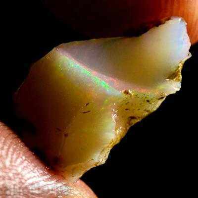 Opal etiopian Rough - 8.20 carate cu preț 18.00 BGN | € 9.20 Opal etiopian Rough - 8.20 carate cu preț 18.00 BGN | € 9.20