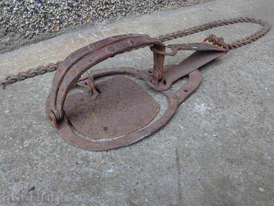 Hand forged trap with wrought iron chain syntax with price 69.00 BGN | € 35.28 Hand forged trap with wrought iron chain syntax with price 69.00 BGN | € 35.28