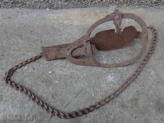 Delivery of Hand forged trap with wrought iron chain syntax Delivery of Hand forged trap with wrought iron chain syntax