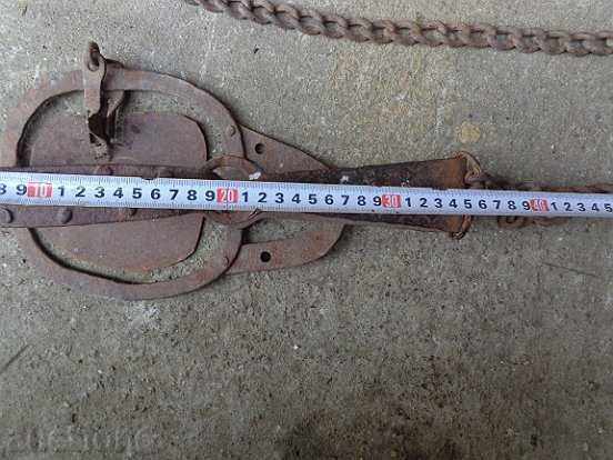 Hand forged trap with wrought iron chain syntax - 5 Hand forged trap with wrought iron chain syntax - 5