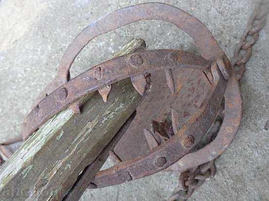 Hand forged trap with wrought iron chain syntax - 6 Hand forged trap with wrought iron chain syntax - 6