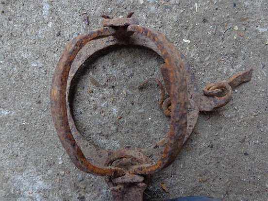 Auction Old hand forged trap, wrought iron Auction Old hand forged trap, wrought iron