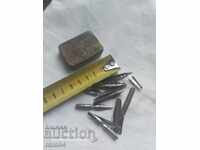 КУТИЙКА СЪС СТАРИ ПИСЦИ ЗА ПИСАЛКА - 16 бр. ОТЛИЧНИ