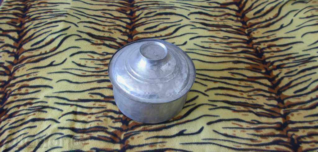 A large copper vessel/pot/ with a lid with price € 37.00 | 72.37 BGN