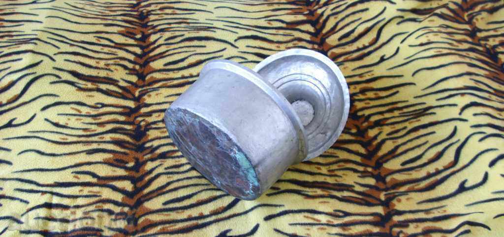 A large copper vessel/pot/ with a lid - 6 A large copper vessel/pot/ with a lid - 6