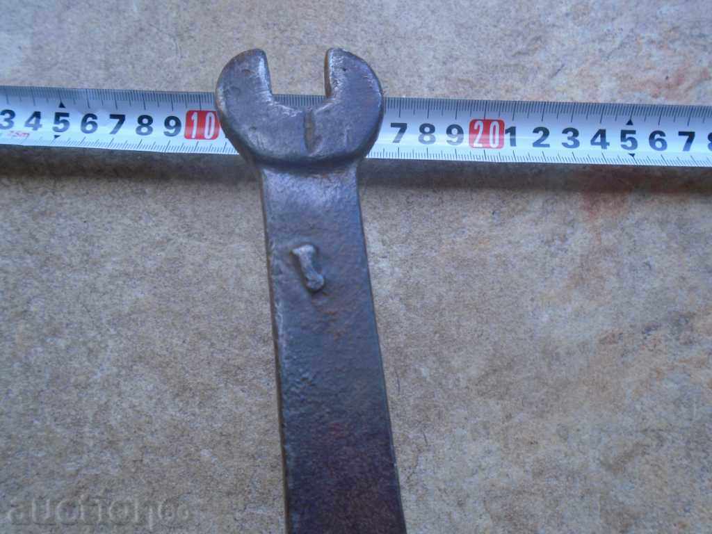 OLD TROLLEY KEY, PHYTON - 5 OLD TROLLEY KEY, PHYTON - 5
