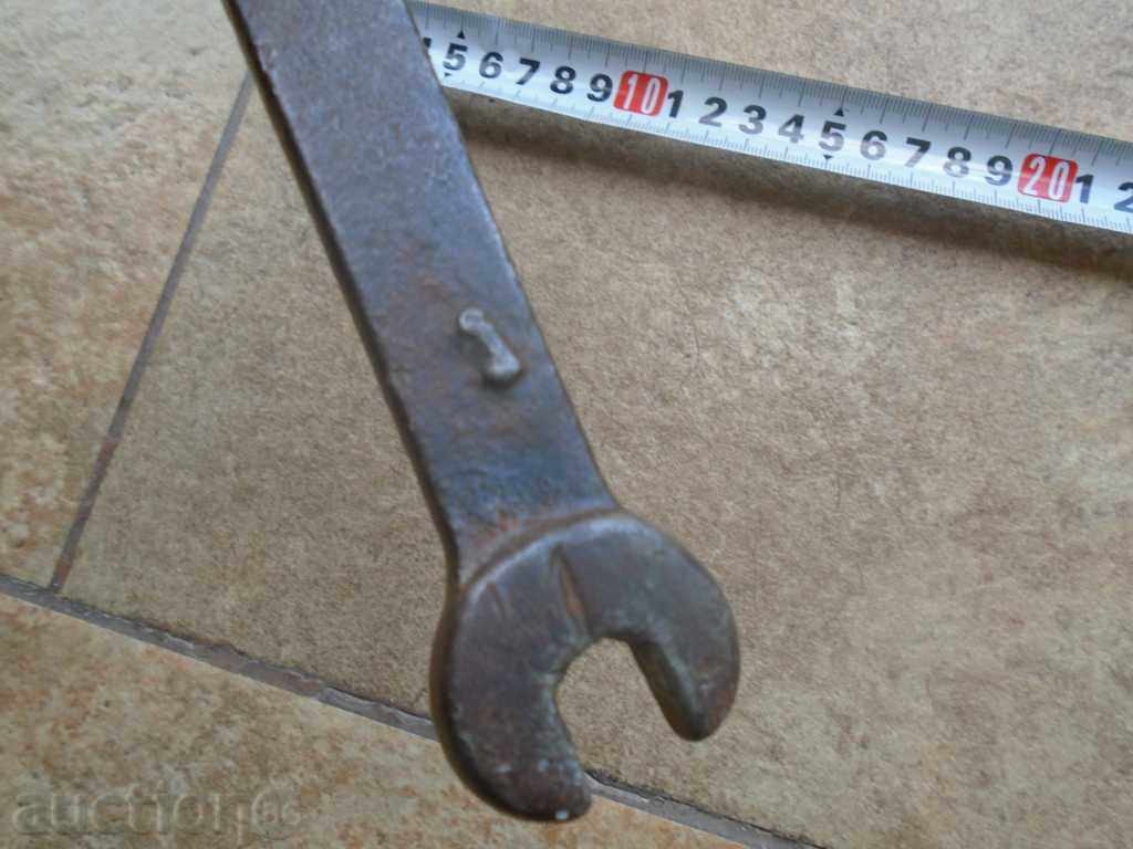 OLD TROLLEY KEY, PHYTON - 6 OLD TROLLEY KEY, PHYTON - 6