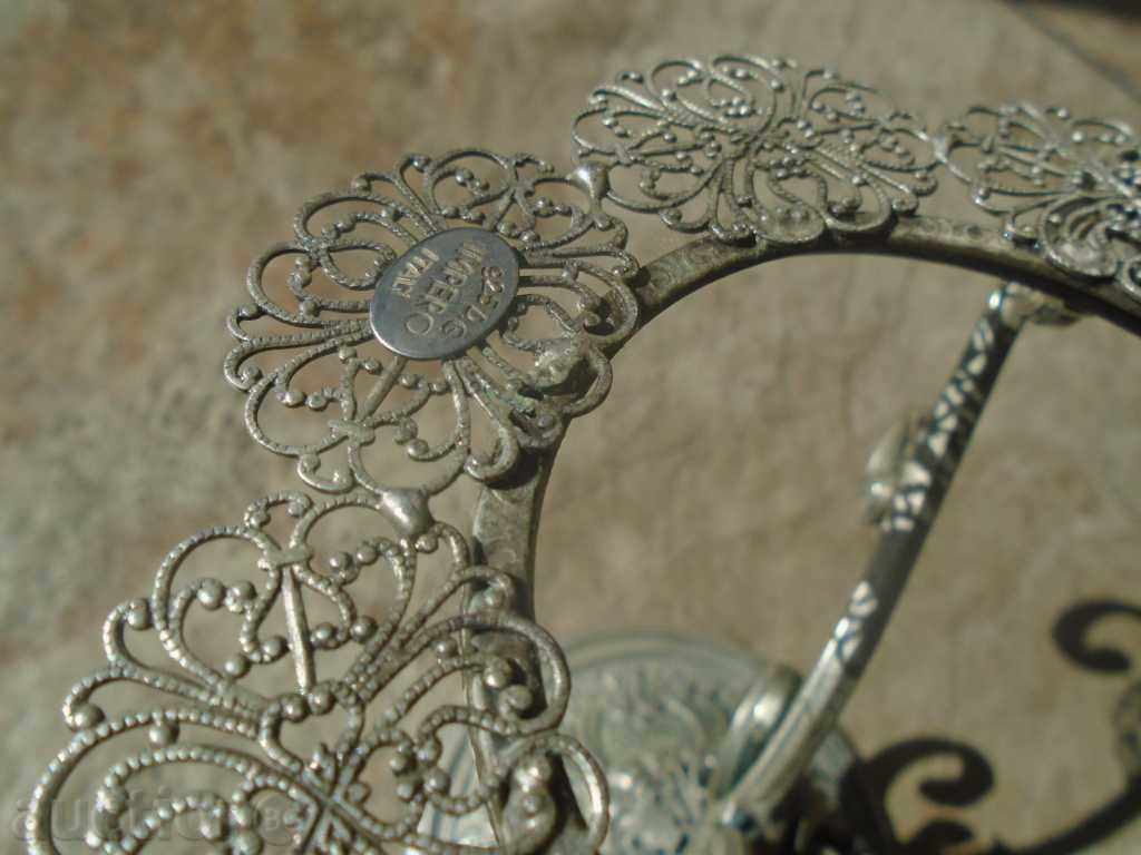 Delivery of MIRROR STAND, PHOTO Delivery of MIRROR STAND, PHOTO