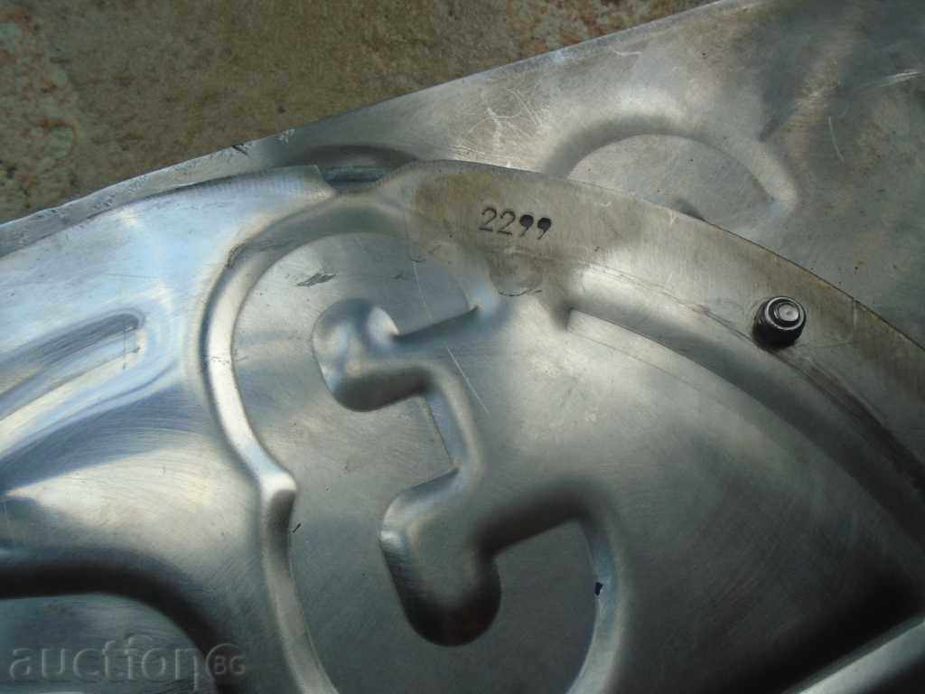 ADR TABLES, STAINLESS STEEL CEMENT LAMAR - 5 ADR TABLES, STAINLESS STEEL CEMENT LAMAR - 5